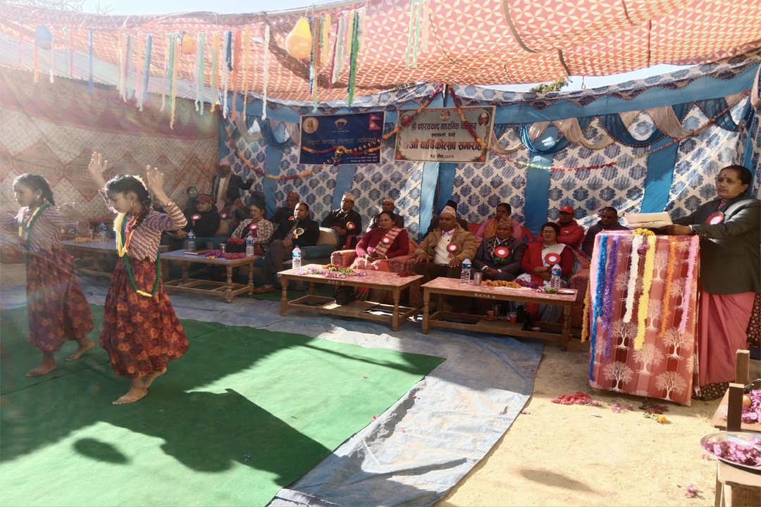 दशरथचन्द मावि सुन्दरखालीको बार्षिकोत्सव, विद्यार्थीहरुलाई न्यानो लुगा र छात्रवृति  वितरण 